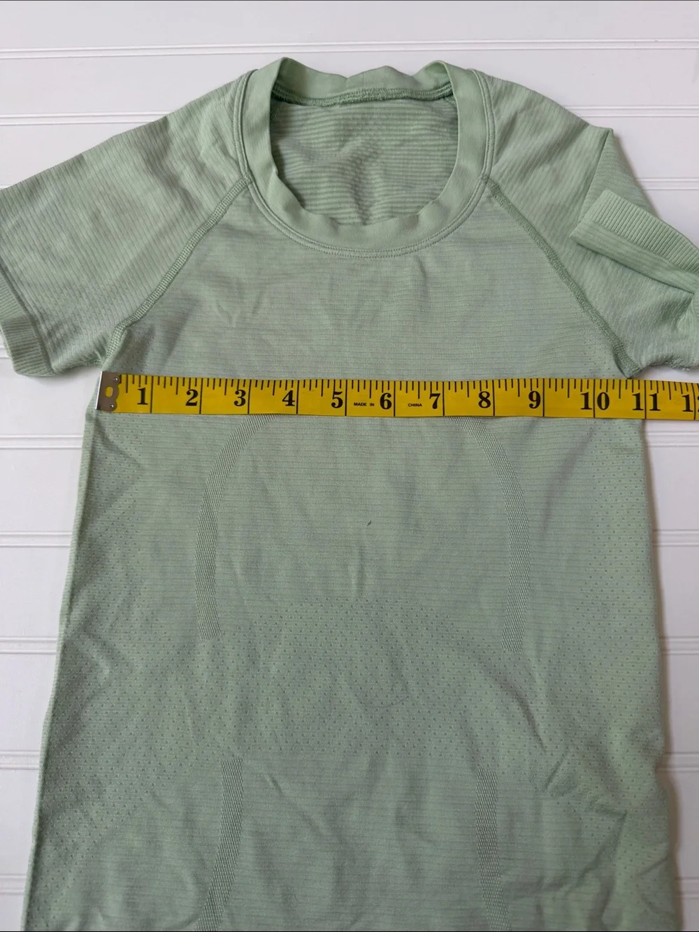 (324)lululemon athletica Sage Green Ribbed Short Sleeve Tee - Picture 4 of 6
